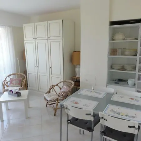 Au Calme, Climatisation, Wi-fi, Garage Menton
